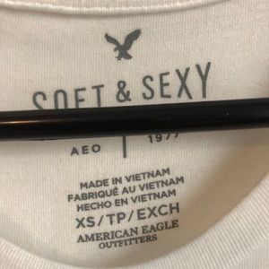 Gently used AE white top
